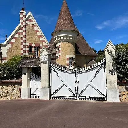 Holiday home Le Donjon, Bord De *