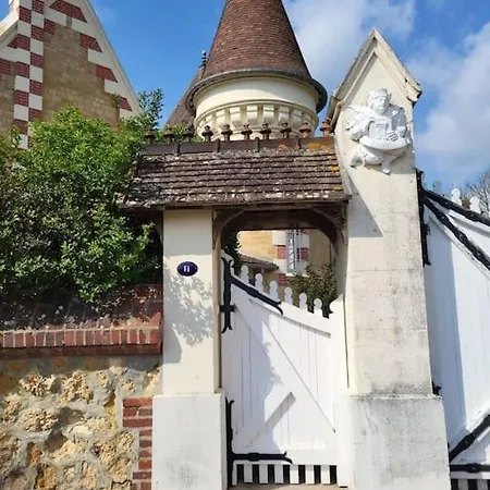 Le Donjon, Bord De Holiday home *